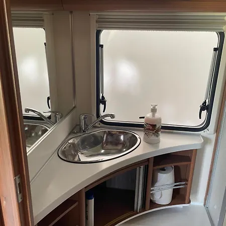 Camper Albanien 골렘