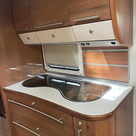 캠프장 Camper Albanien *
