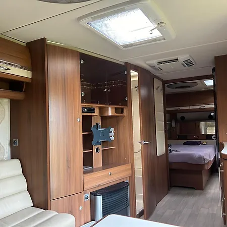 Camper Albanien 골렘