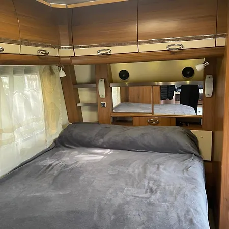 Camper Albanien 캠프장 골렘